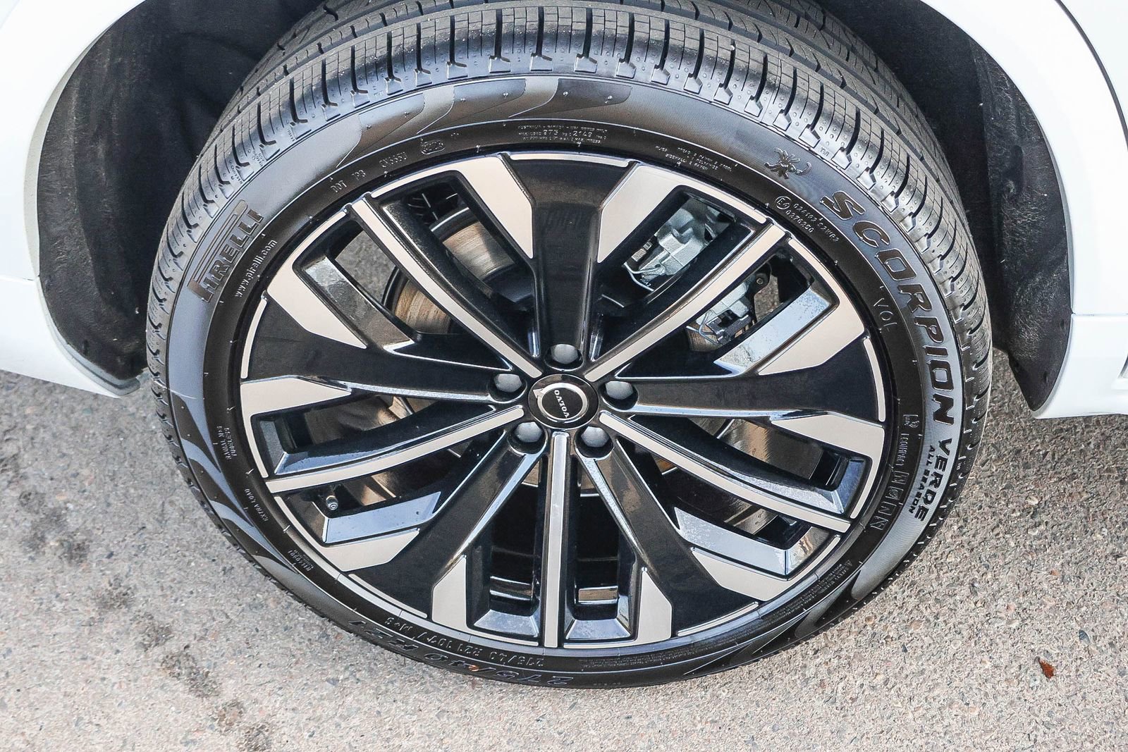 New 2026 Volvo XC90 T8 Ultra w/ Lounge Package image 12