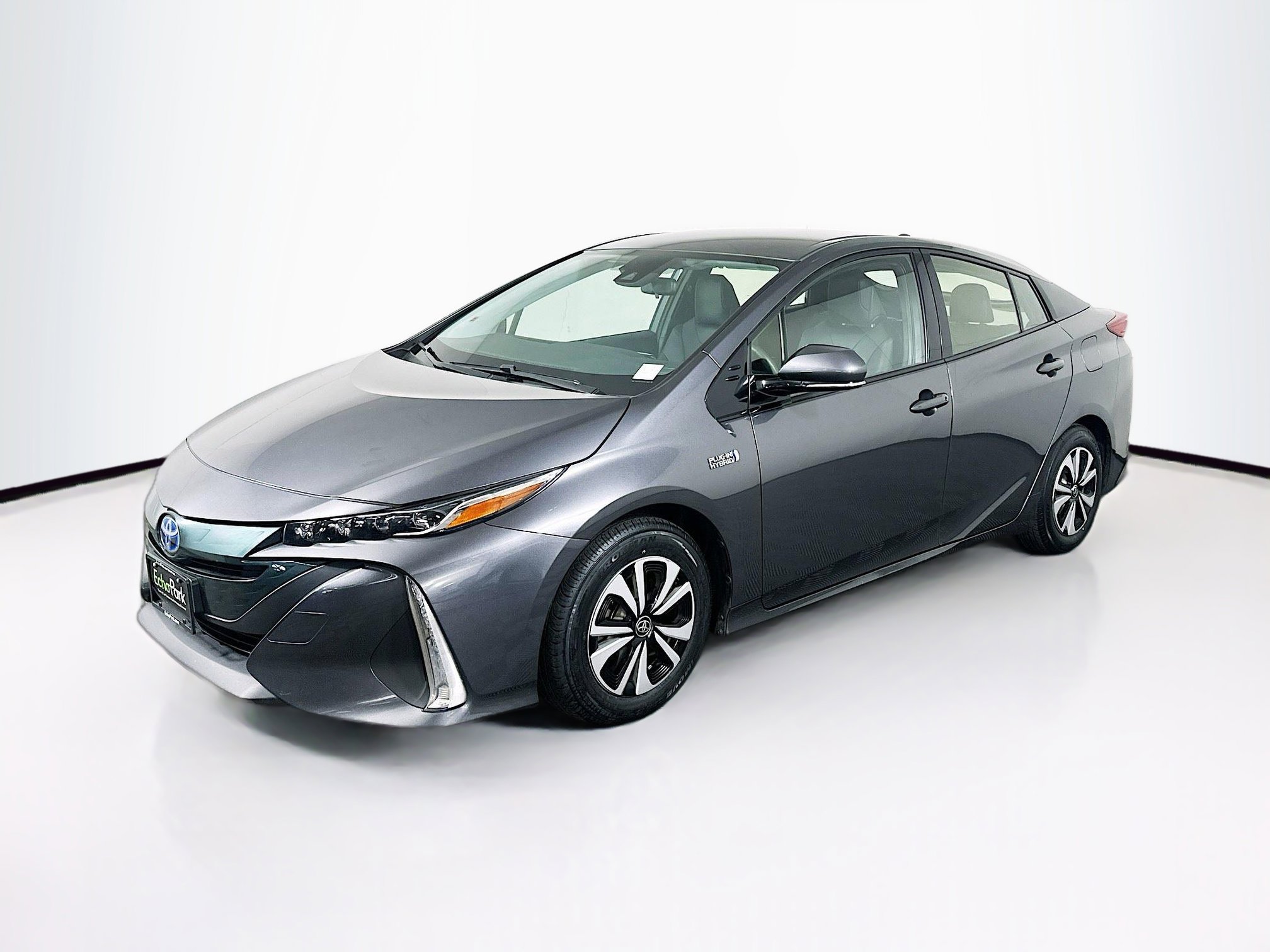 Used 2019 Toyota Prius Prime Premium FWD image 3