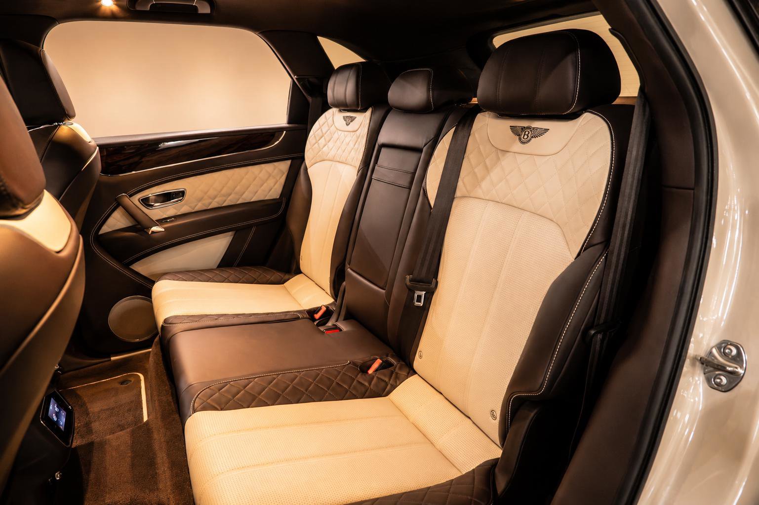 Used 2018 Bentley Bentayga AWD/4WD image 11