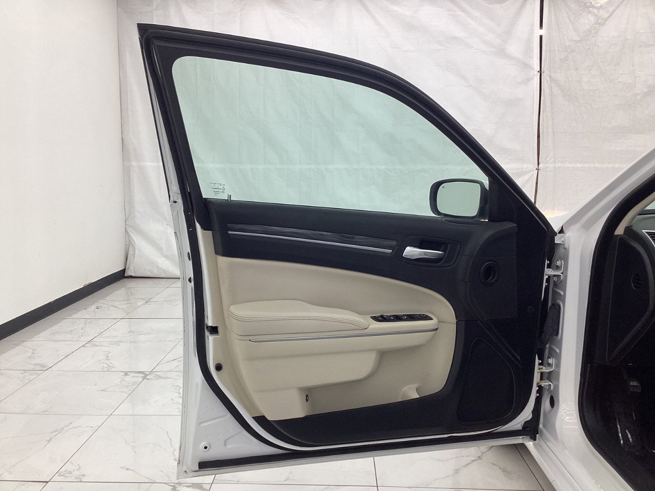 Used 2021 Chrysler 300 Touring image 18