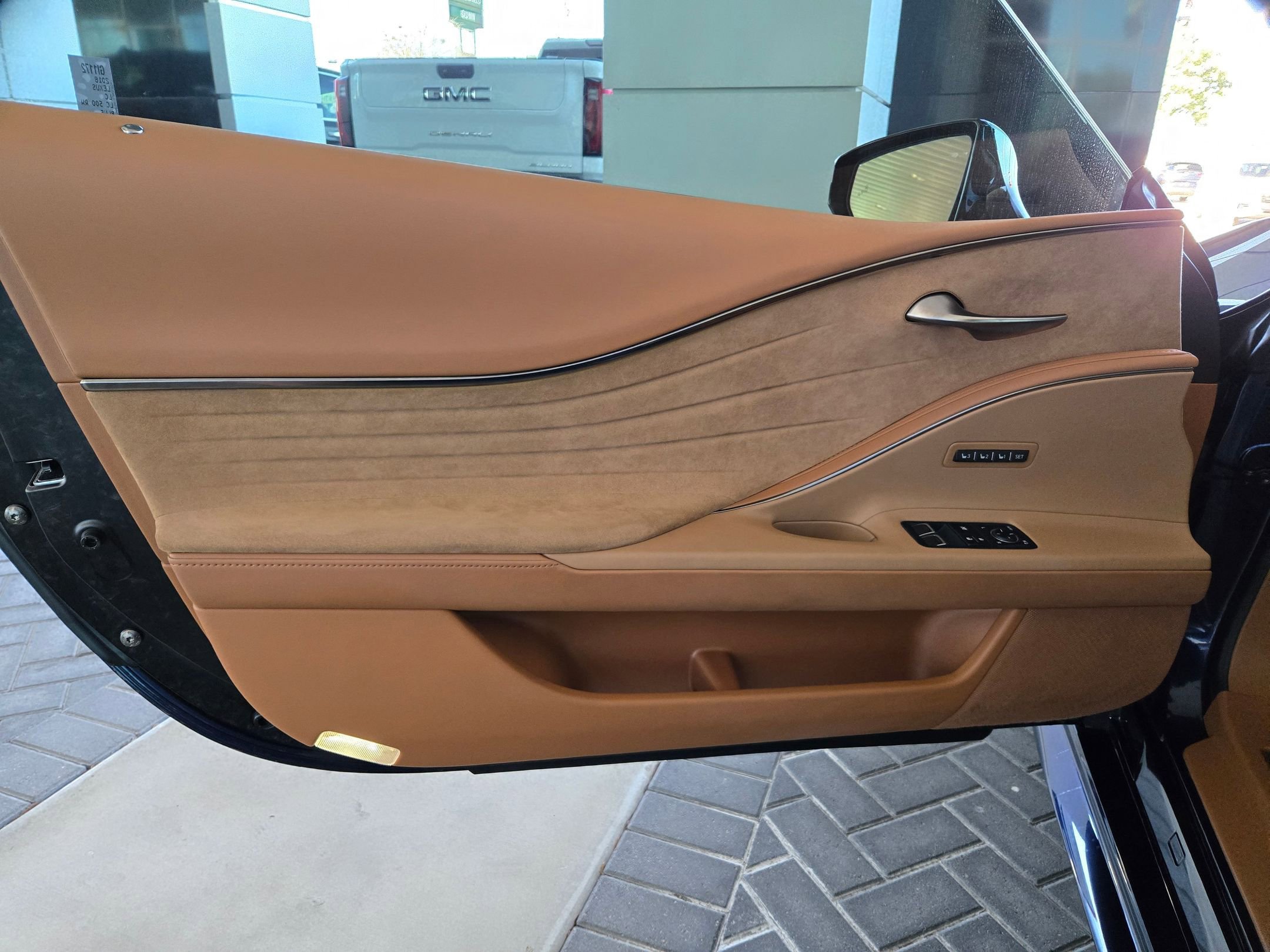 Used 2018 Lexus LC 500 Coupe w/ Touring Package image 8