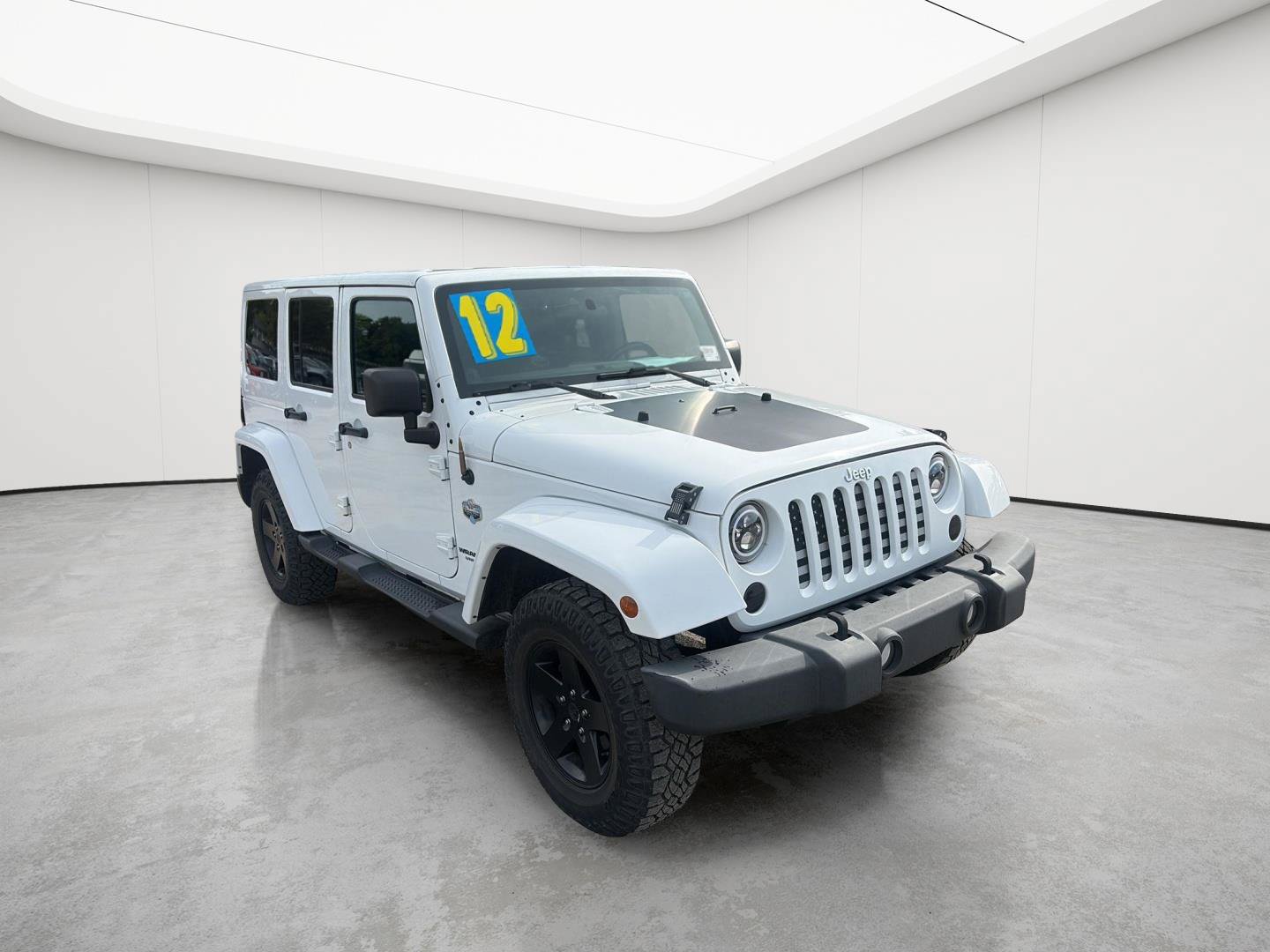 Used 2012 Jeep Wrangler Unlimited Sahara AWD/4WD image 2