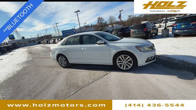 Used 2018 Volkswagen Passat 2.0T SE image 2
