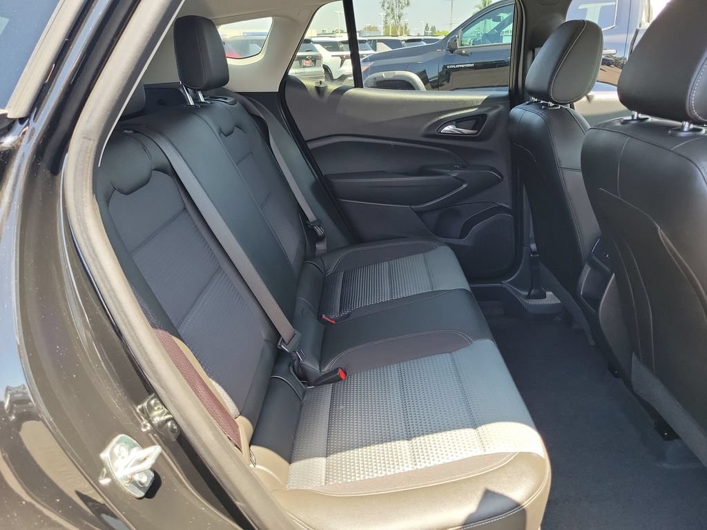 Used 2026 Chevrolet Trax LT FWD image 25