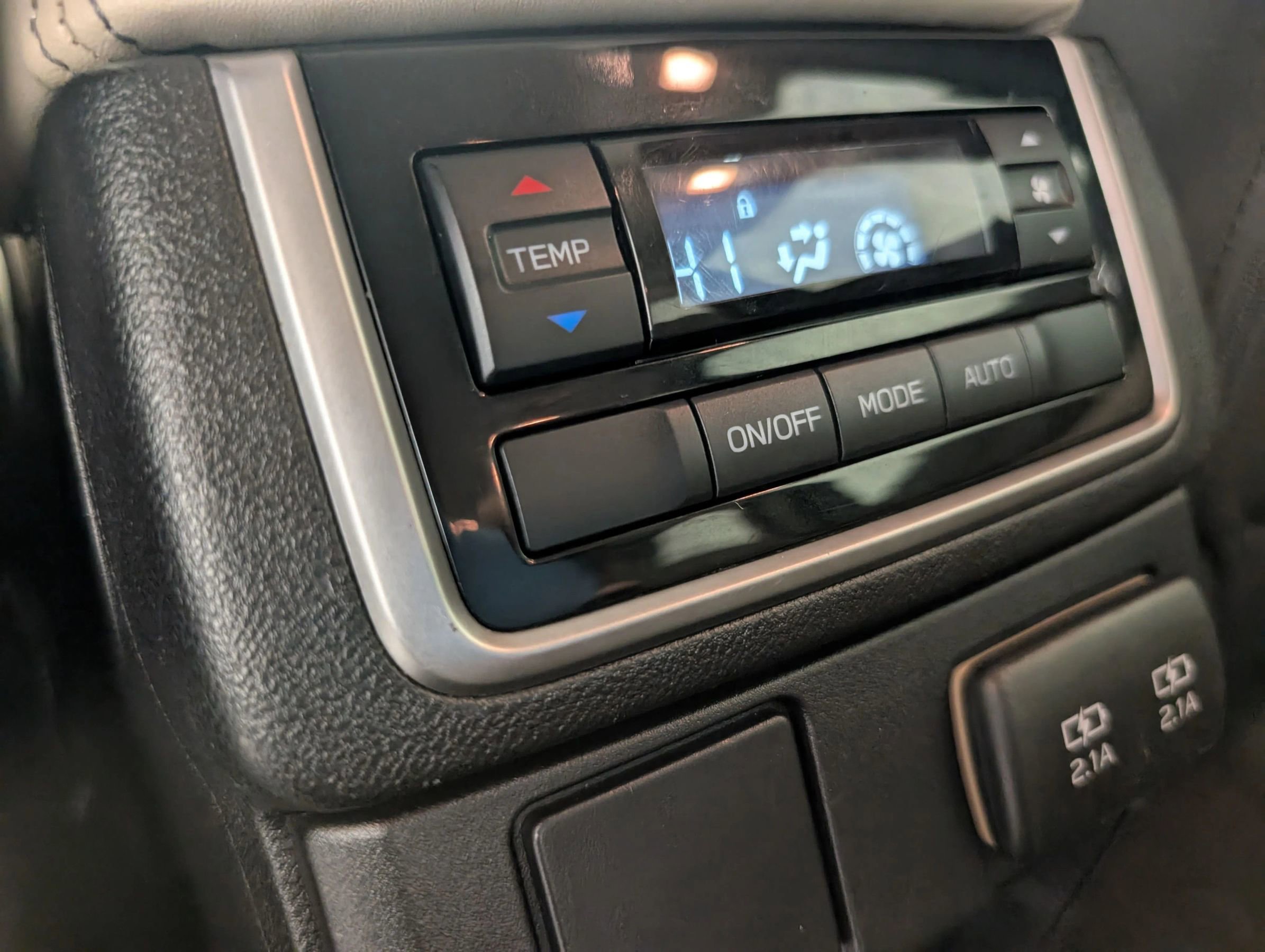 Used 2019 Subaru Ascent Premium image 29