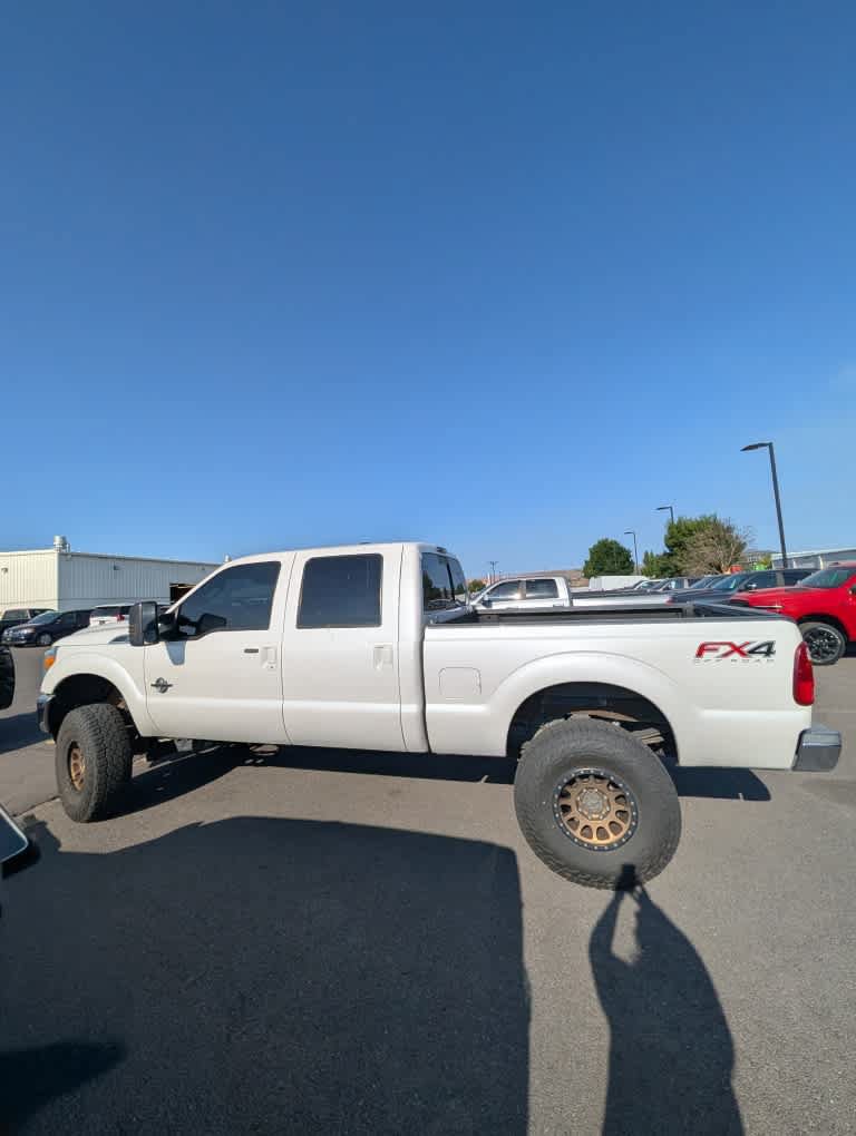 Used 2015 Ford F250 Lariat w/ Lariat Interior Package AWD/4WD image 3