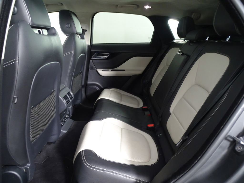 Used 2019 Jaguar F-PACE R-Sport image 14
