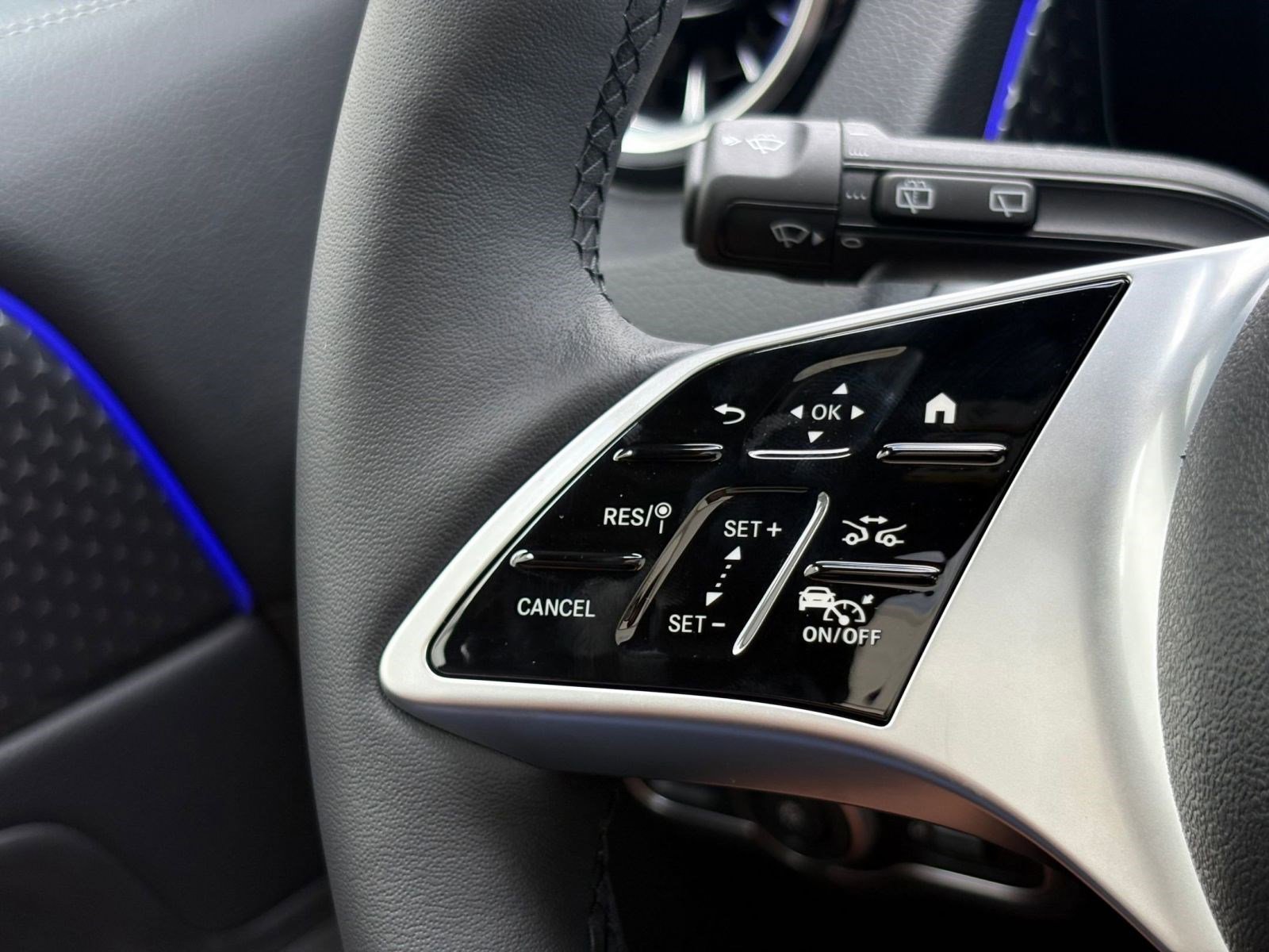 New 2026 Mercedes-Benz GLB 250 4MATIC image 16