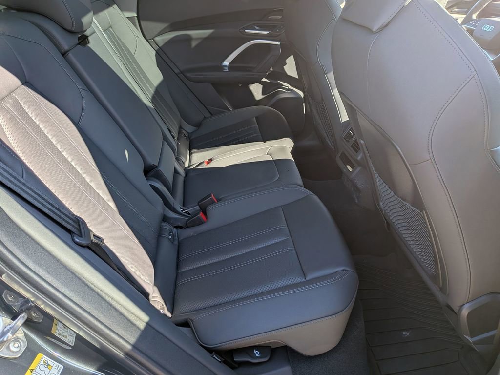 Used 2025 Audi Q5 Premium Plus w/ Premium Plus image 33