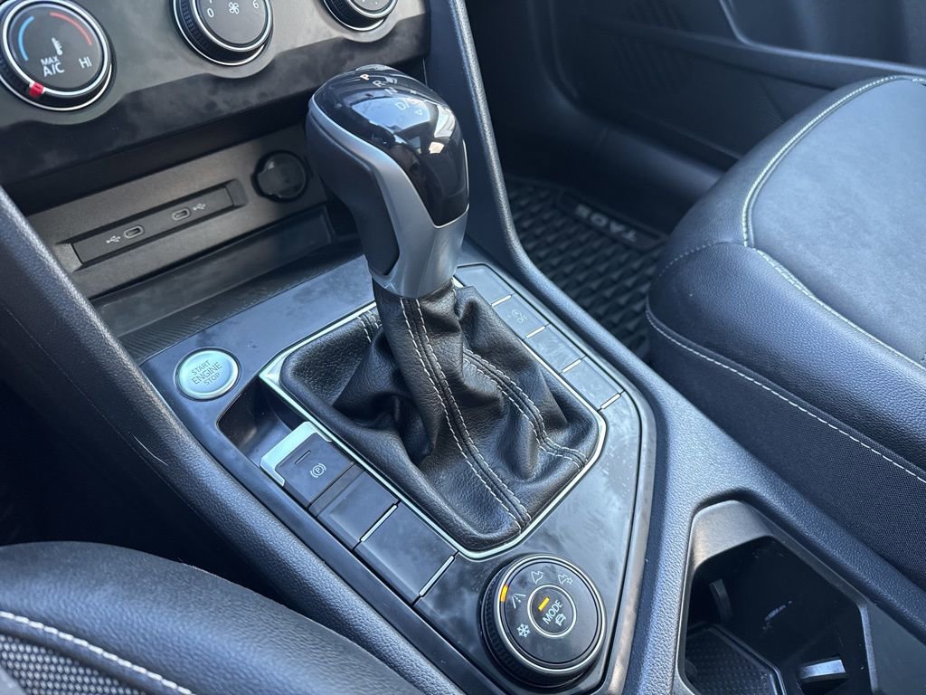 Certified 2022 Volkswagen Taos SE w/ Panoramic Sunroof Package image 21