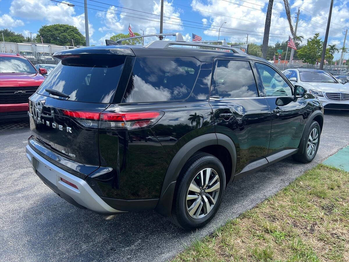 Used 2024 Nissan Pathfinder SL image 5