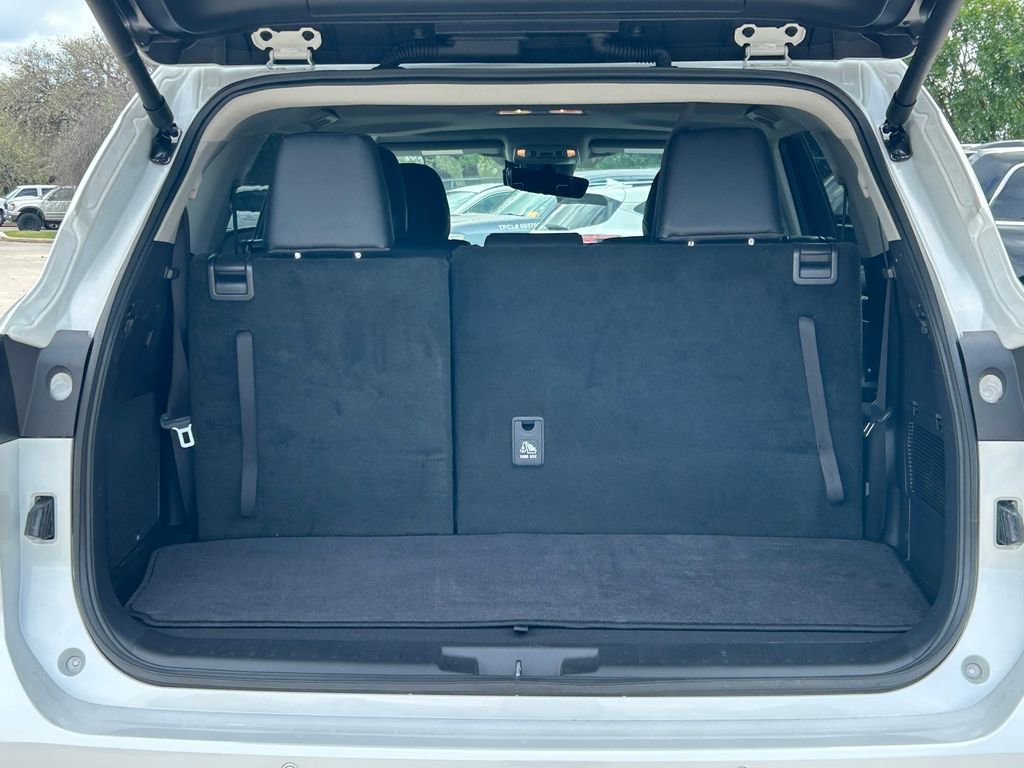 Used 2026 Toyota Highlander Limited image 15