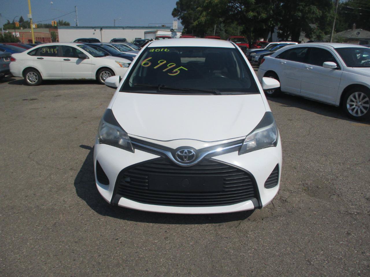 Used 2016 Toyota Yaris L FWD image 3