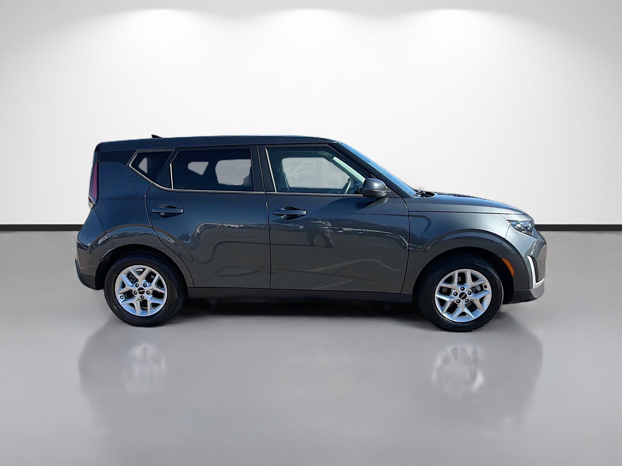 Used 2024 Kia Soul LX w/ Option Group 015 image 2