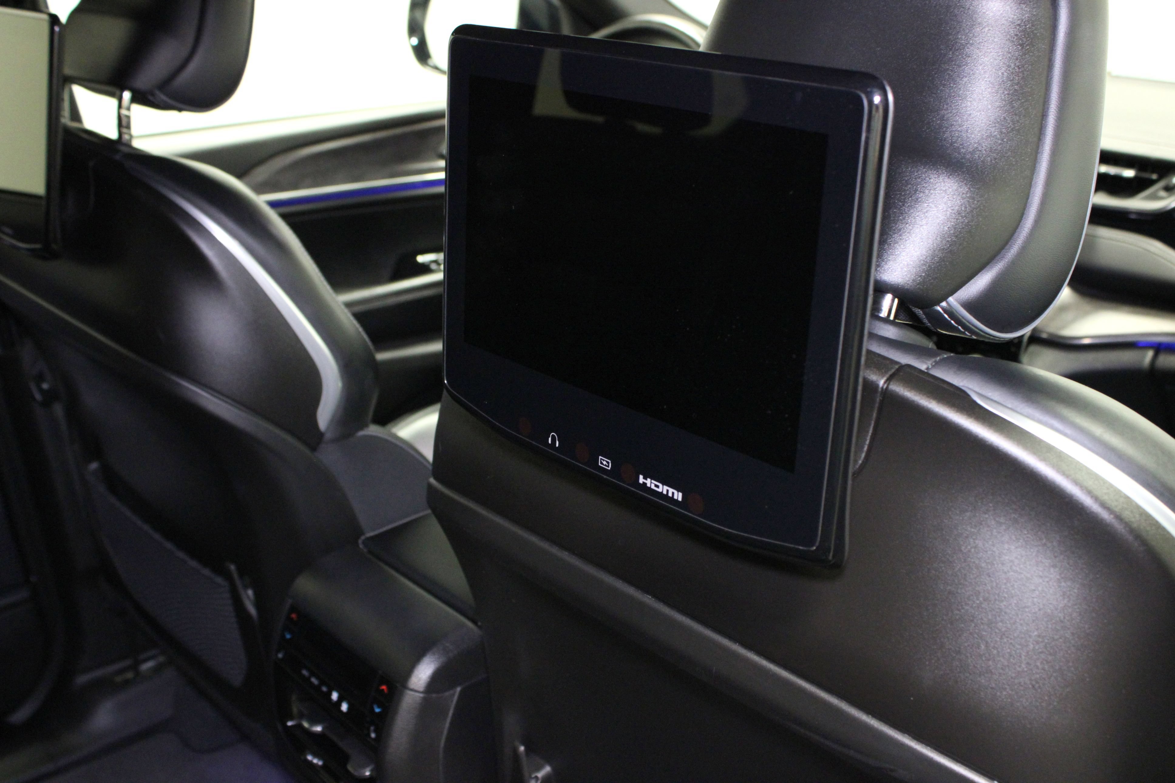 Used 2023 Jeep Grand Cherokee Overland w/ Advanced Protech Group III AWD/4WD image 18