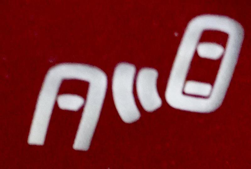 Used 2018 Volkswagen Tiguan SEL image 48