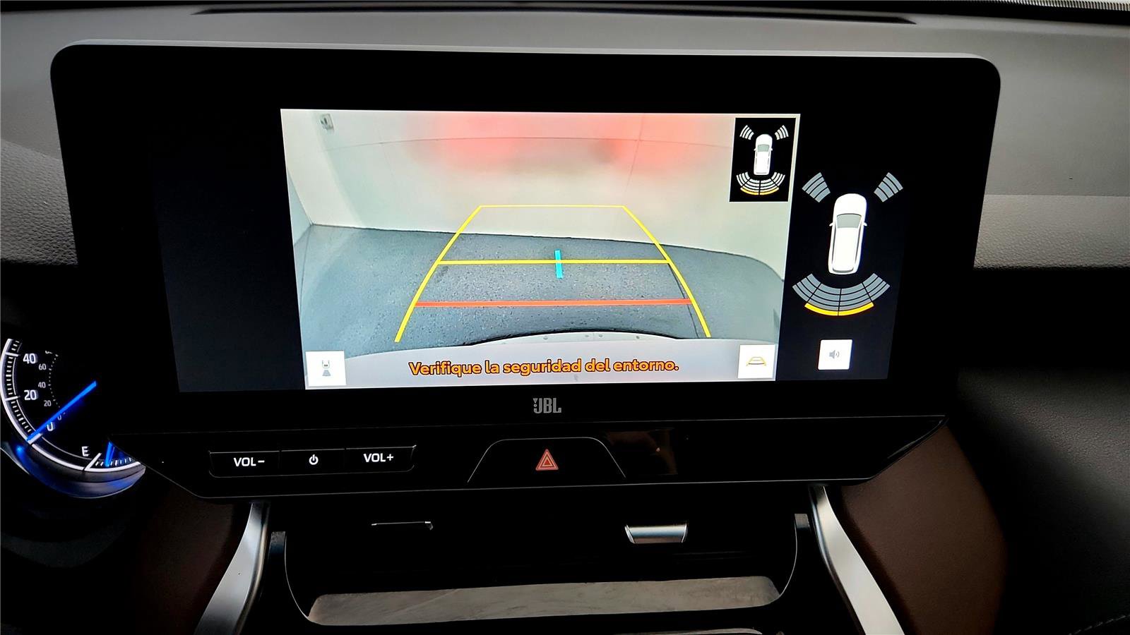 Used 2024 Toyota Venza XLE image 42