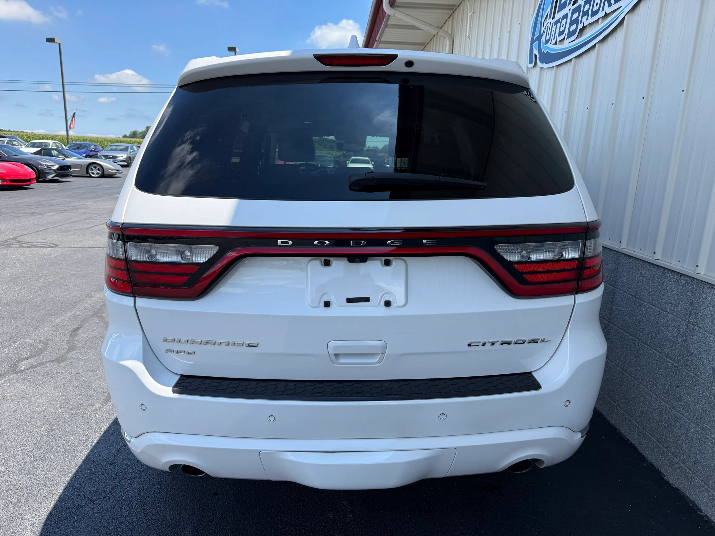 Used 2017 Dodge Durango Citadel w/ Technology Group AWD/4WD image 4