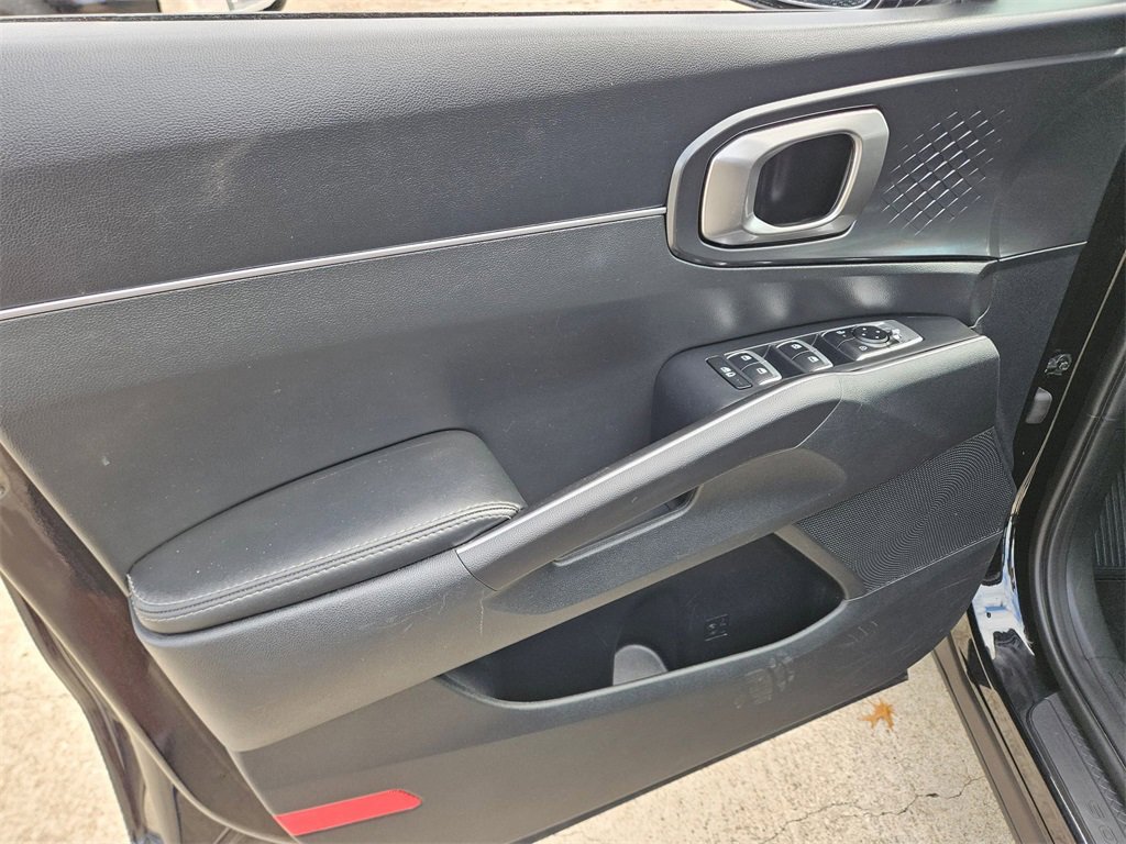Used 2024 Kia Sorento S image 13