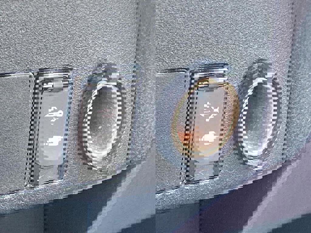 Used 2017 Toyota RAV4 XLE image 15