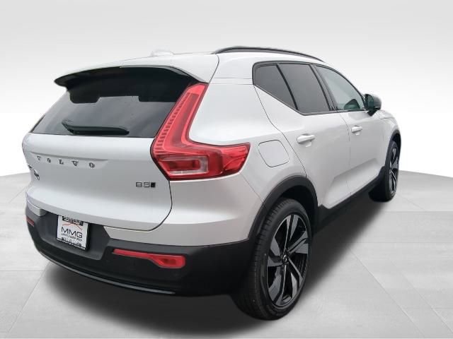 New 2025 Volvo XC40 B5 Ultra w/ Protection Package Premier AWD/4WD image 7