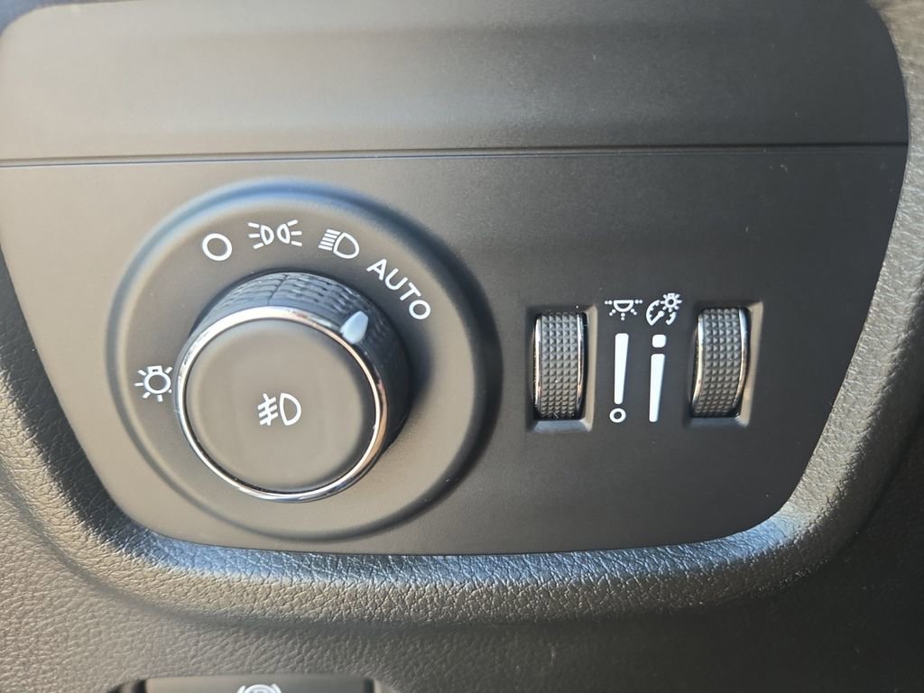 Used 2024 Jeep Grand Cherokee Limited image 19