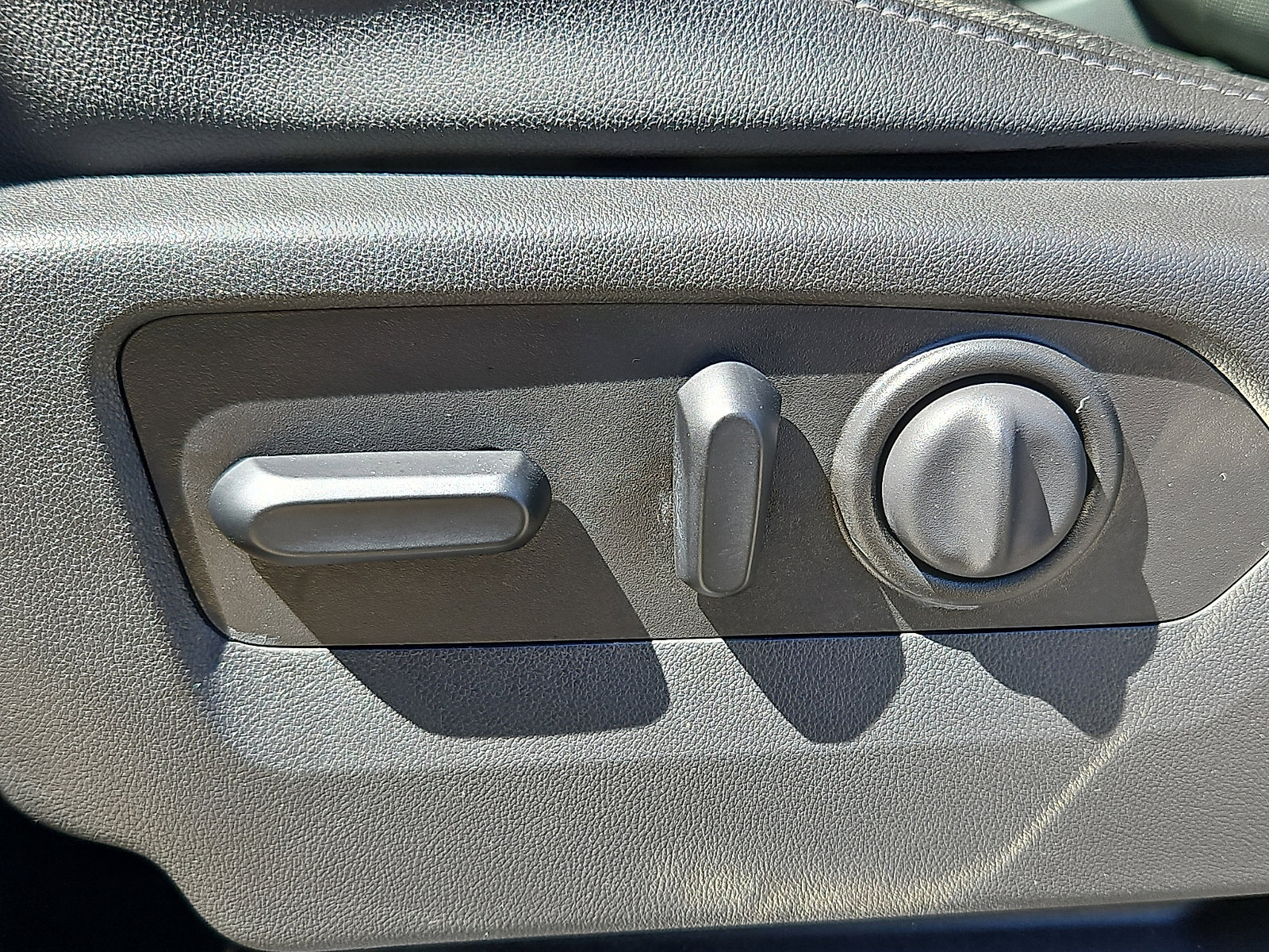 Used 2019 Chevrolet Silverado 1500 LTZ w/ LTZ Premium Package image 26