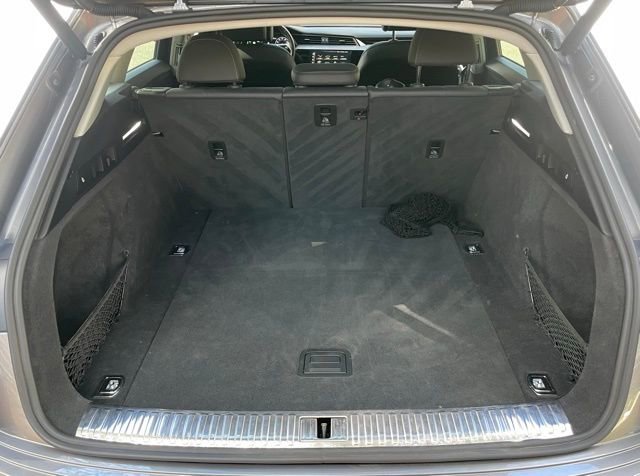 Used 2021 Audi e-tron Premium w/ Convenience Plus Package image 17