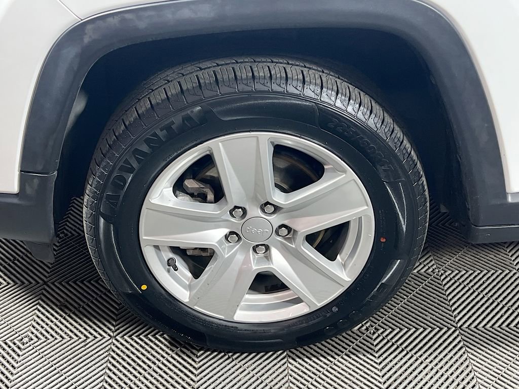 Used 2022 Jeep Compass Latitude image 28