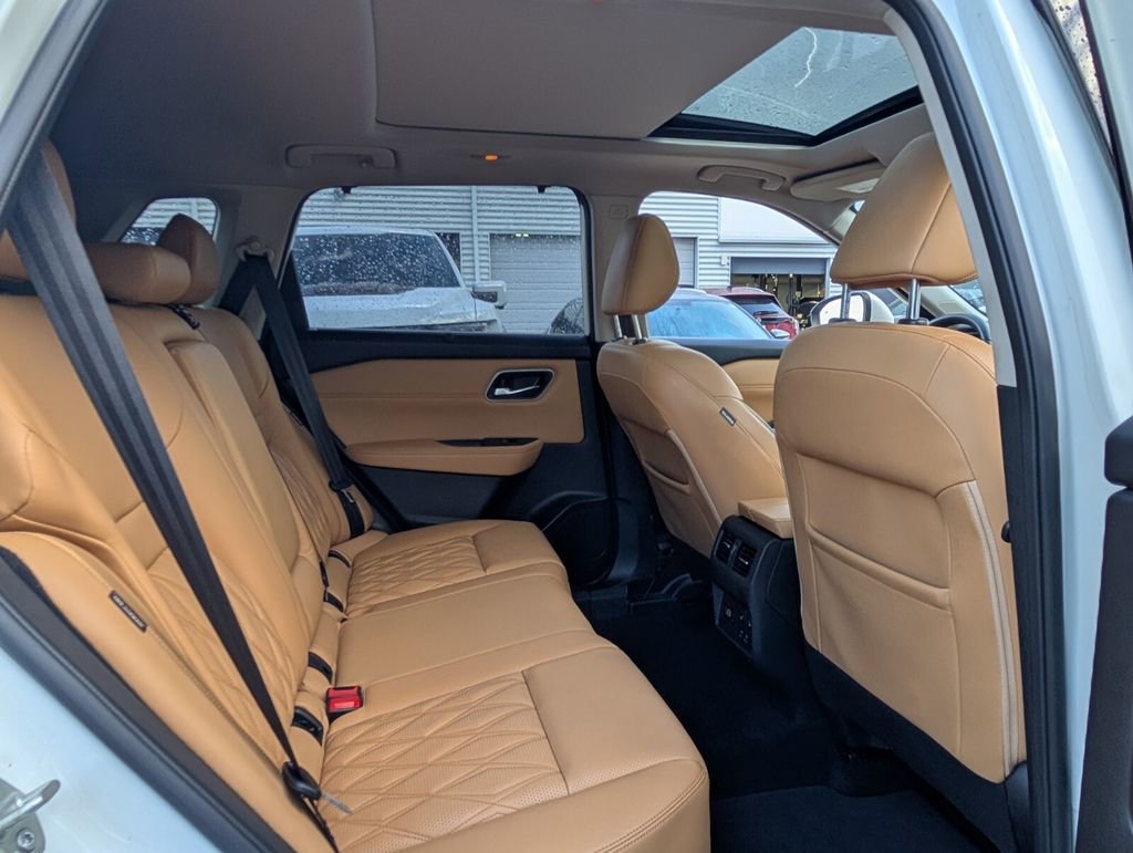 Certified 2021 Nissan Rogue Platinum image 15