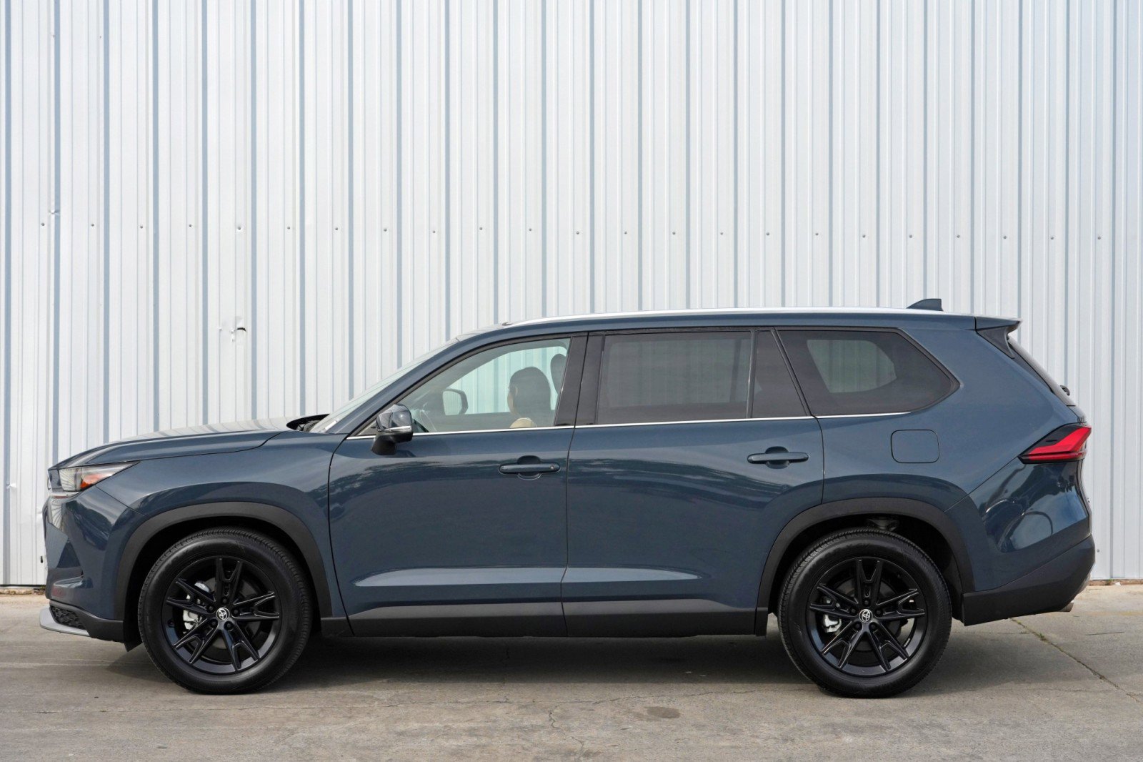 Used 2024 Toyota Grand Highlander AWD Hybrid image 48