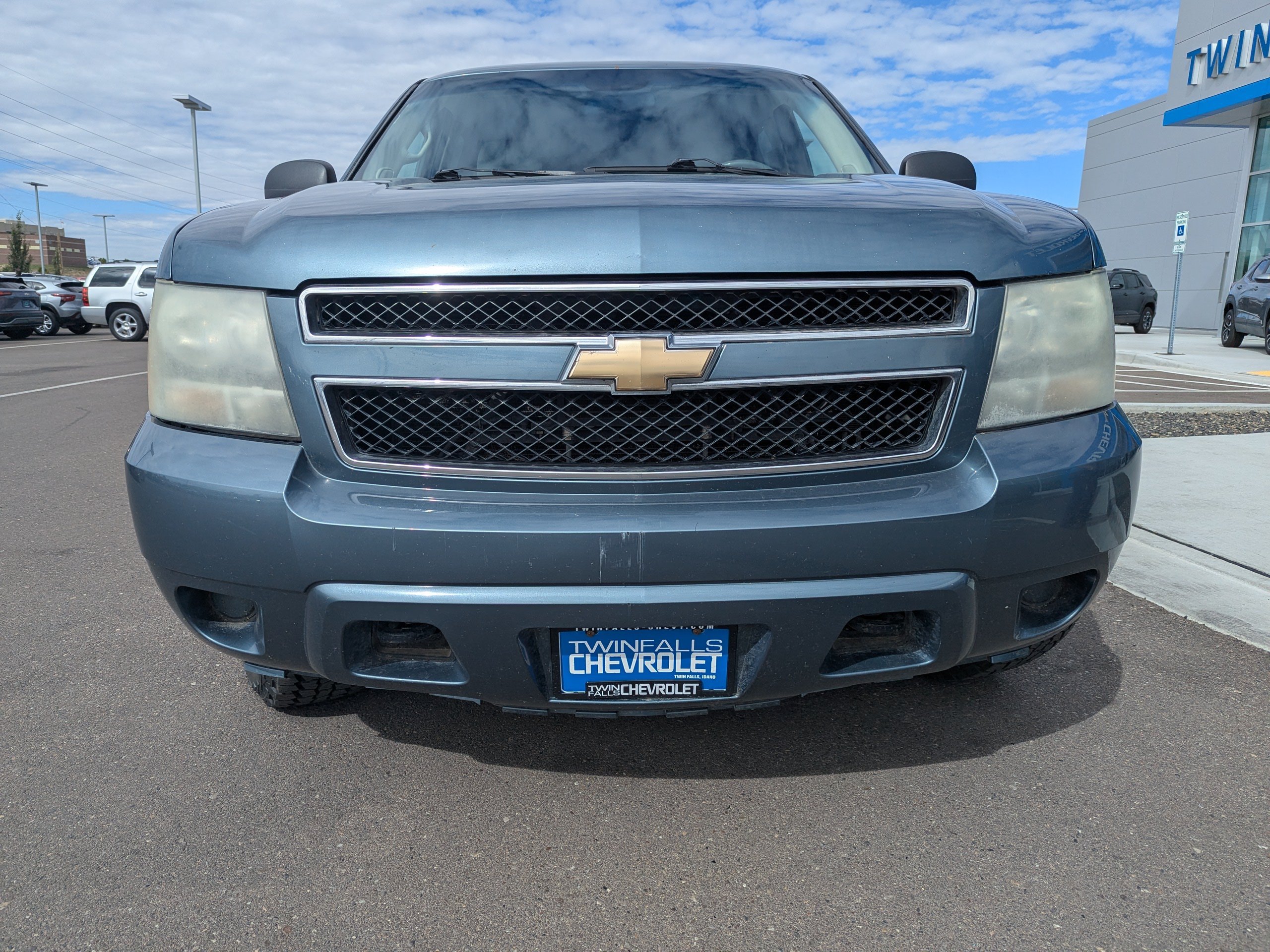 Used 2009 Chevrolet Suburban 2500 LS w/ Skid Plate Package AWD/4WD image 5