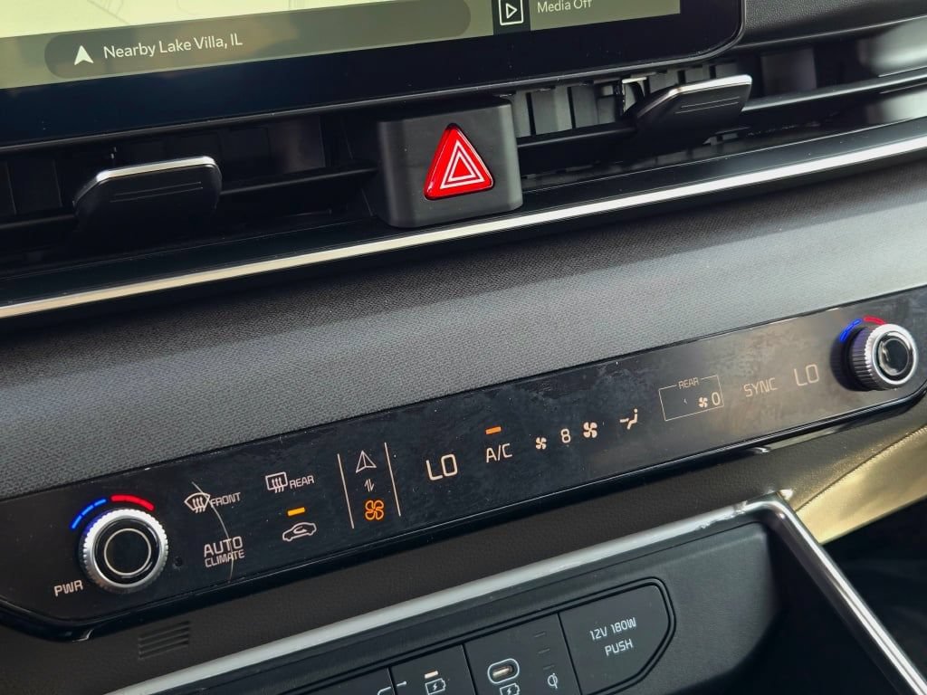 Used 2025 Kia Carnival EX FWD image 39