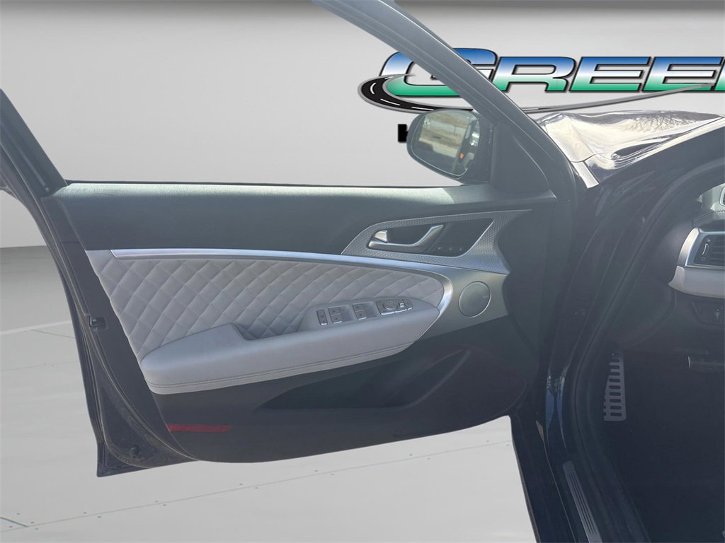 Used 2022 Genesis G70 3.3T w/ Sport Prestige Package image 27