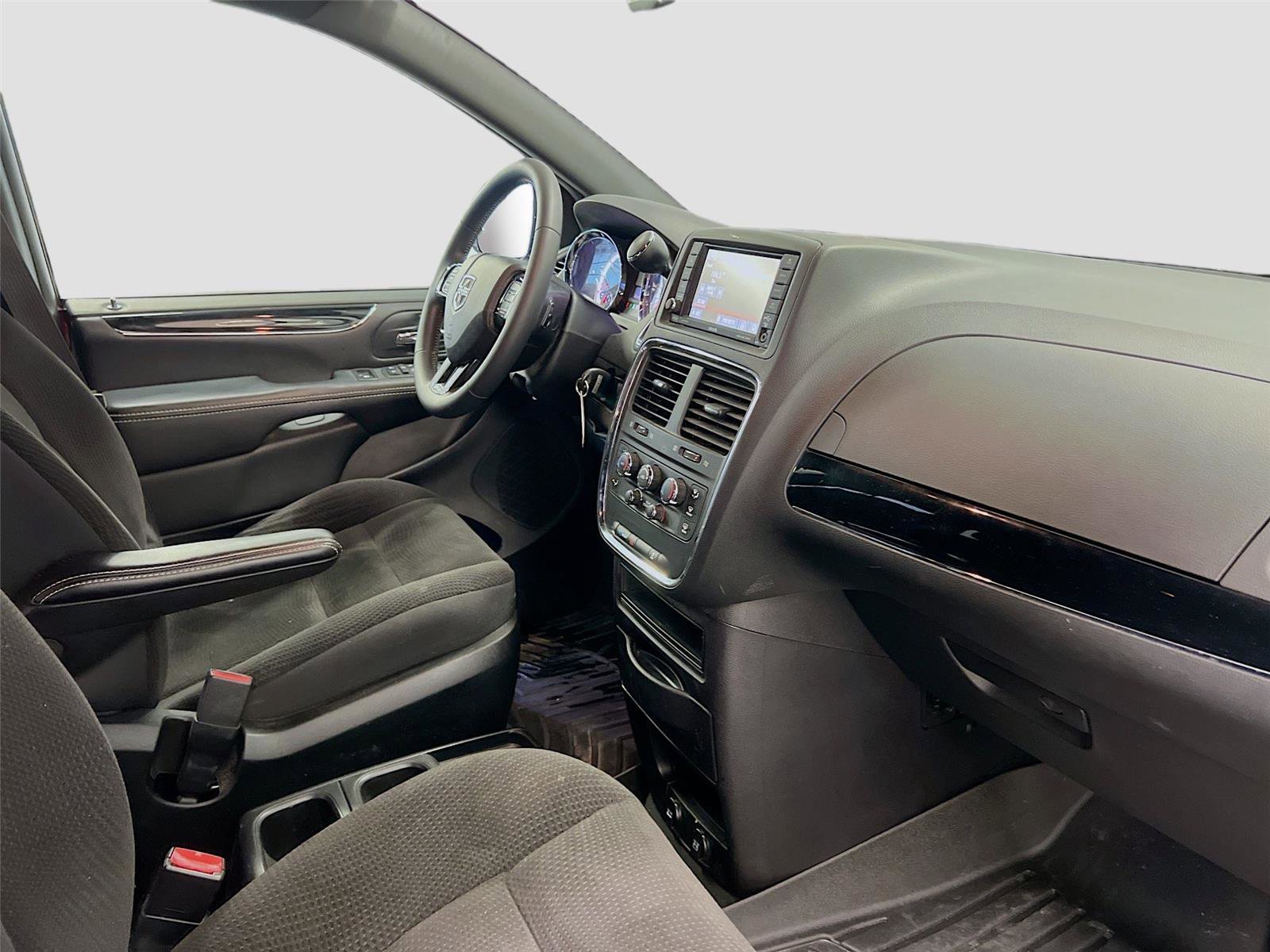 Used 2019 Dodge Grand Caravan SE image 27