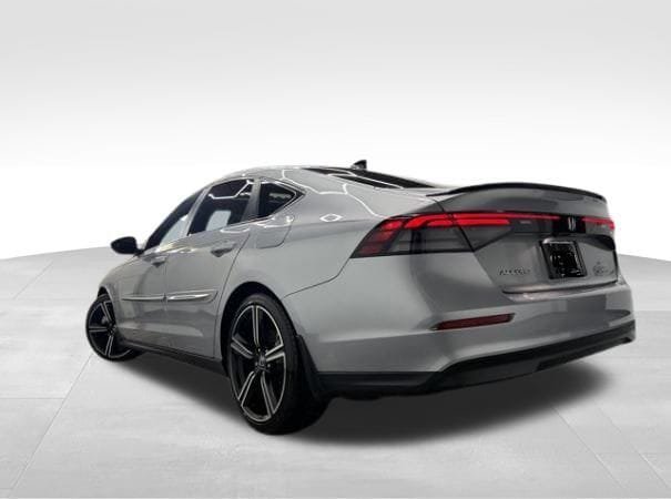 Used 2025 Honda Accord Sport image 2