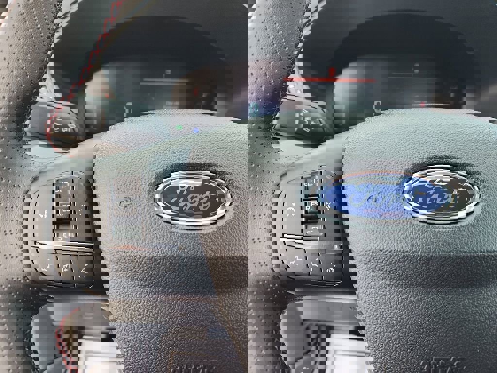 Used 2025 Ford Escape ST-Line AWD/4WD image 19