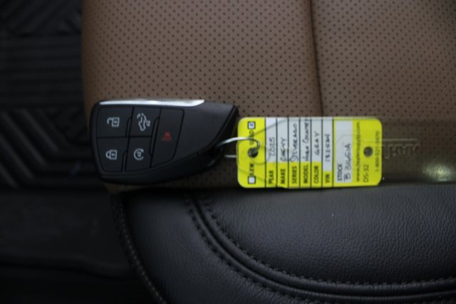 Used 2025 Chevrolet Silverado 1500 High Country w/ Technology Package image 9