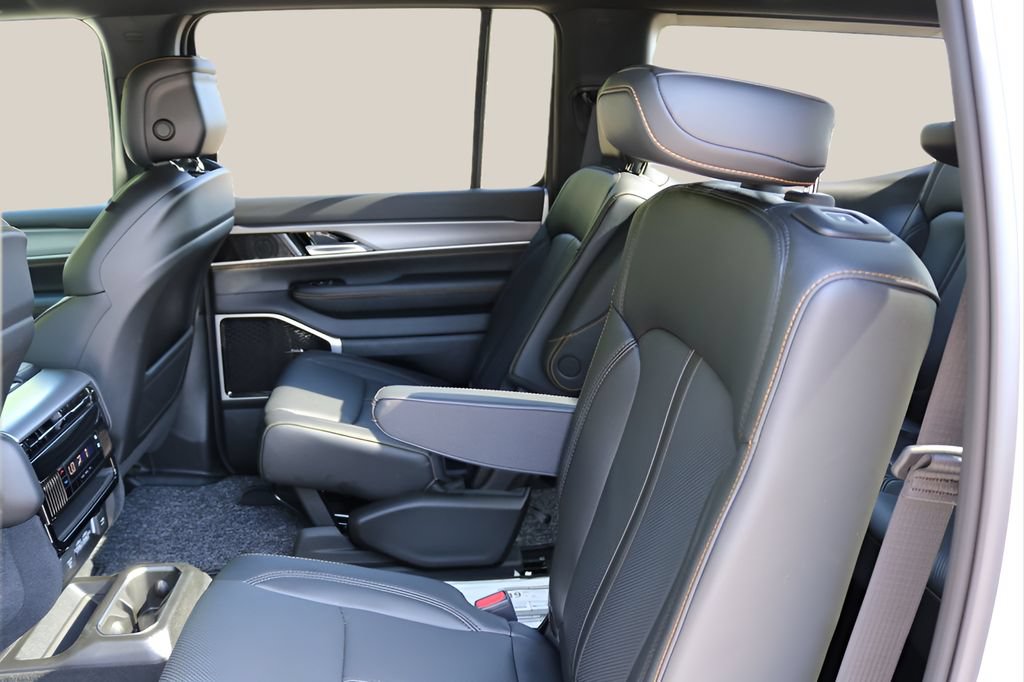 New 2026 Jeep Grand Wagoneer 4WD image 16