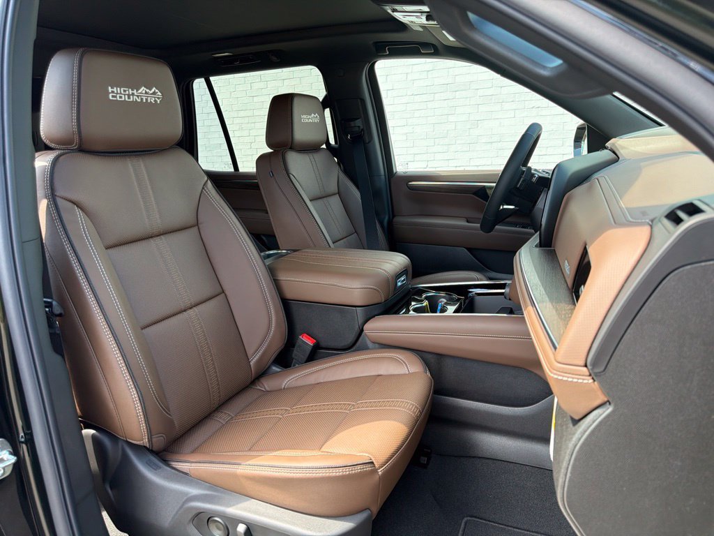 New 2026 Chevrolet Tahoe High Country AWD/4WD image 14