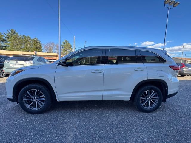 Used 2018 Toyota Highlander XLE AWD/4WD image 4