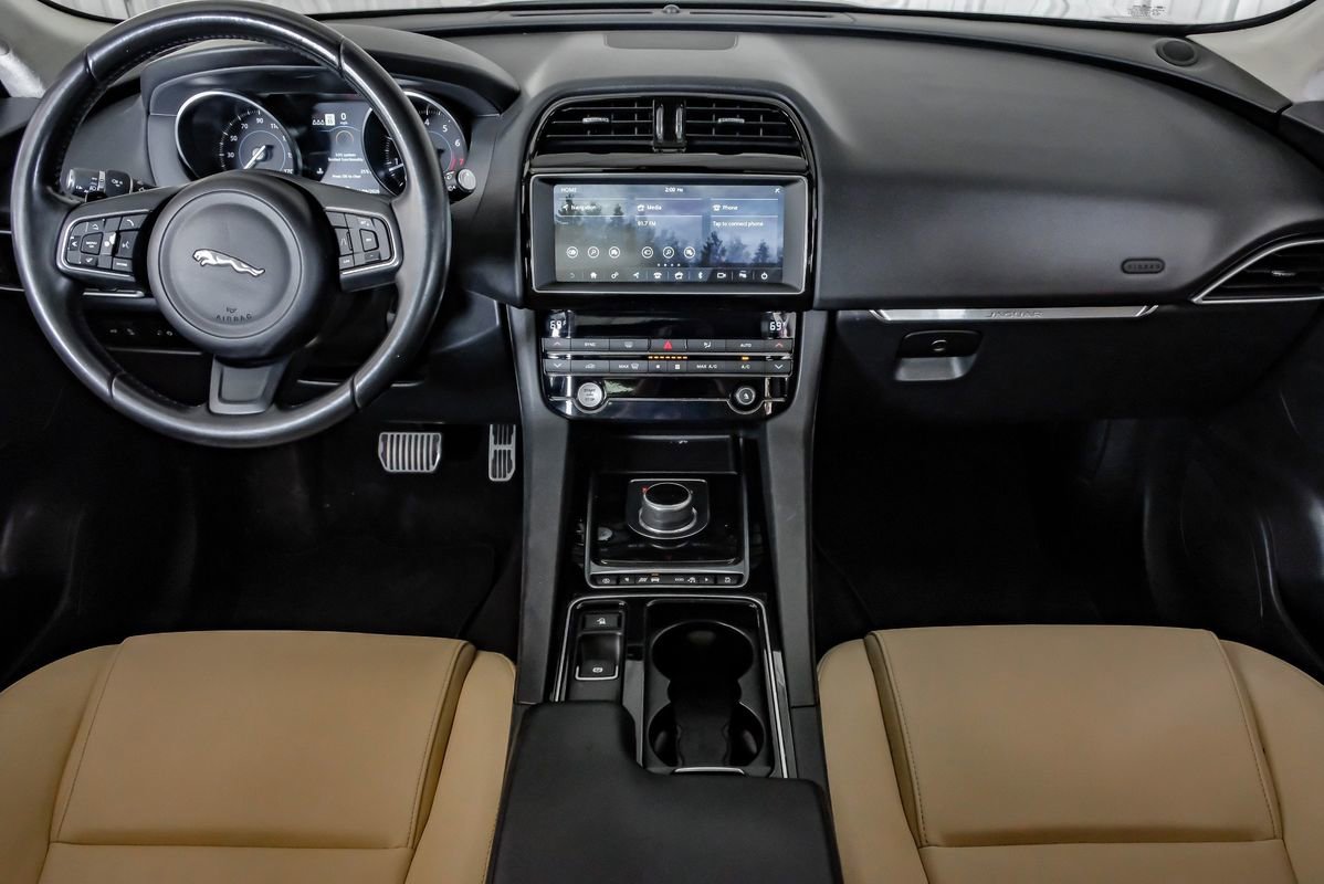Used 2019 Jaguar F-PACE Premium AWD/4WD image 13