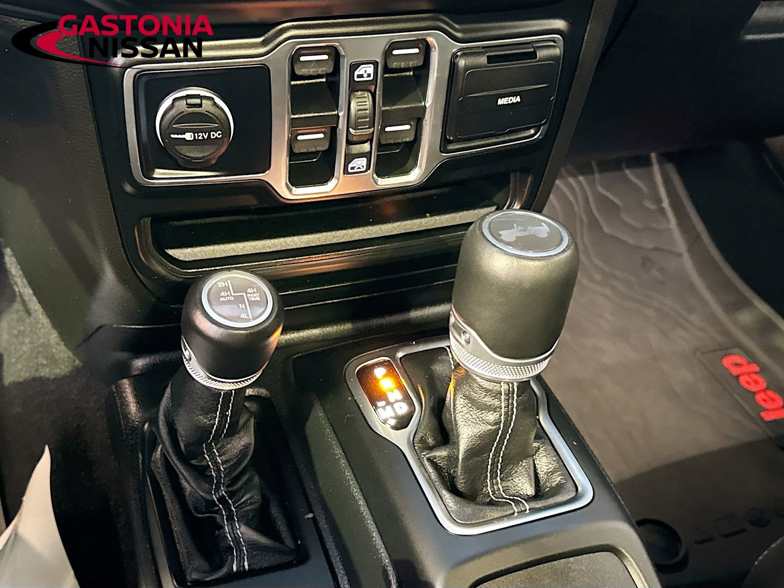 Used 2022 Jeep Wrangler Unlimited Sahara w/ Cold Weather Group image 22