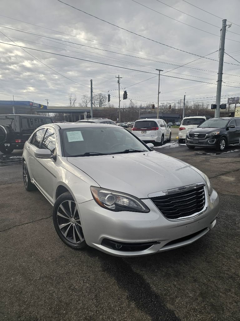 Used 2012 Chrysler 200 S image 4