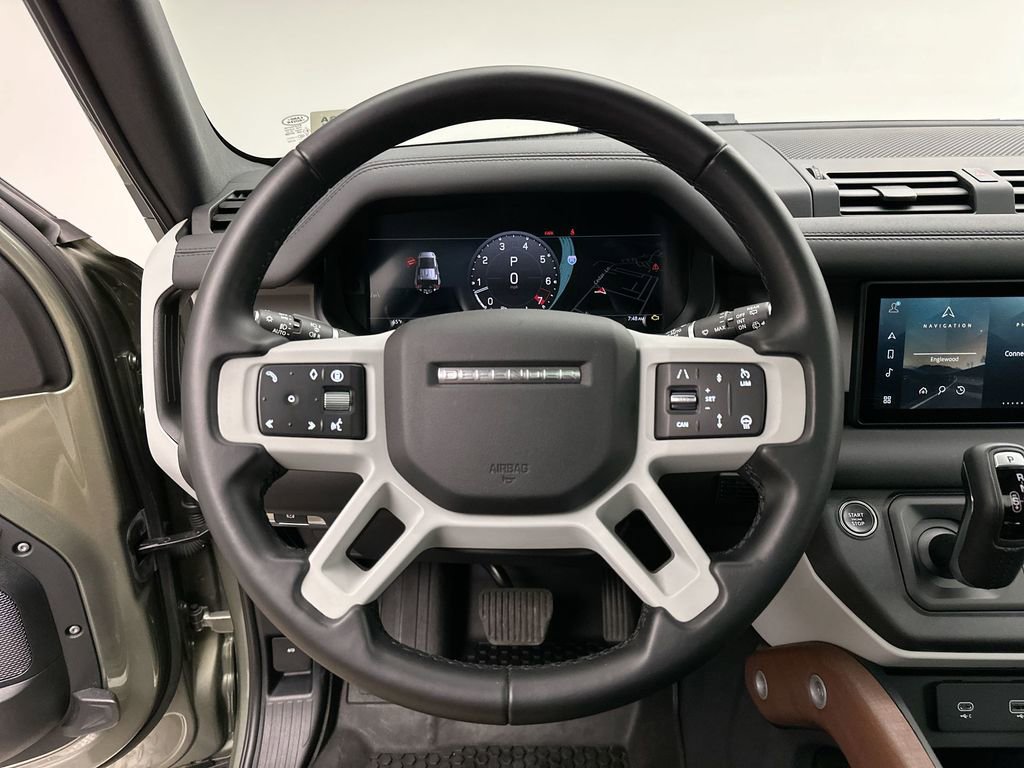Used 2024 Land Rover Defender 110 X-Dynamic SE image 30