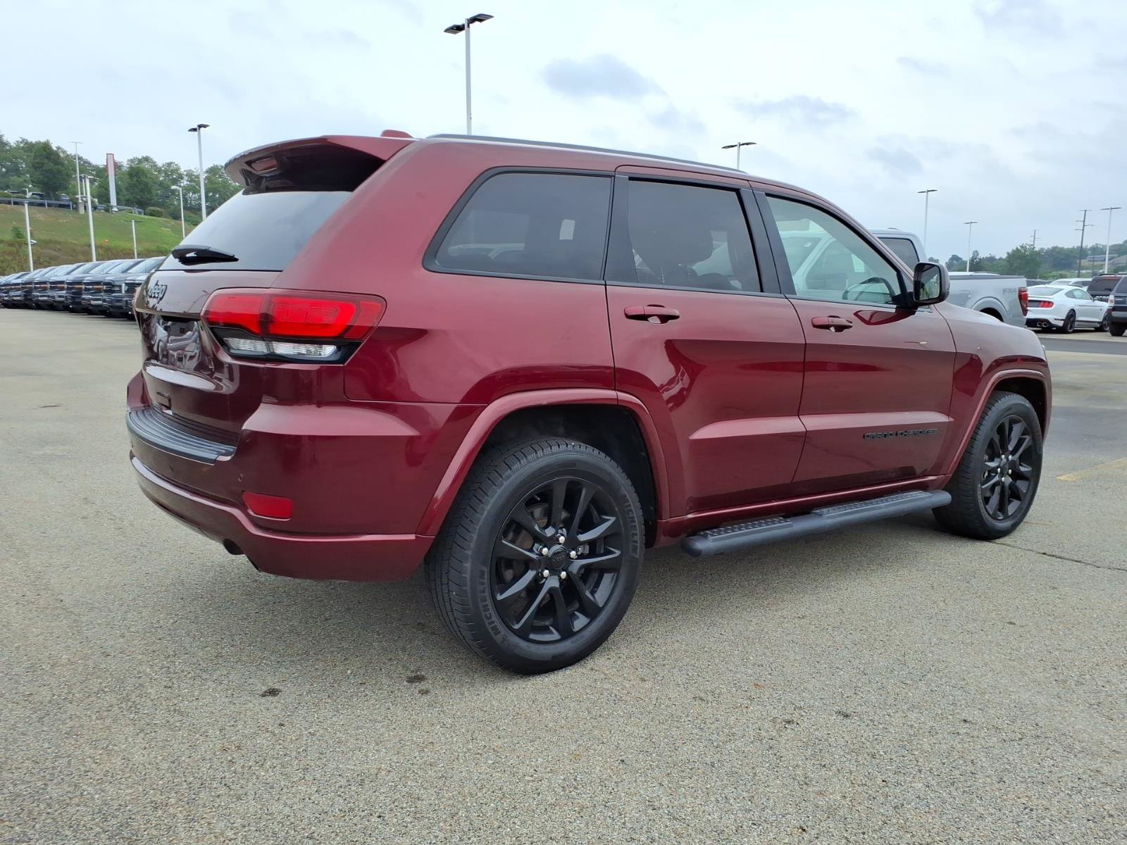 Used 2020 Jeep Grand Cherokee Altitude AWD/4WD image 3