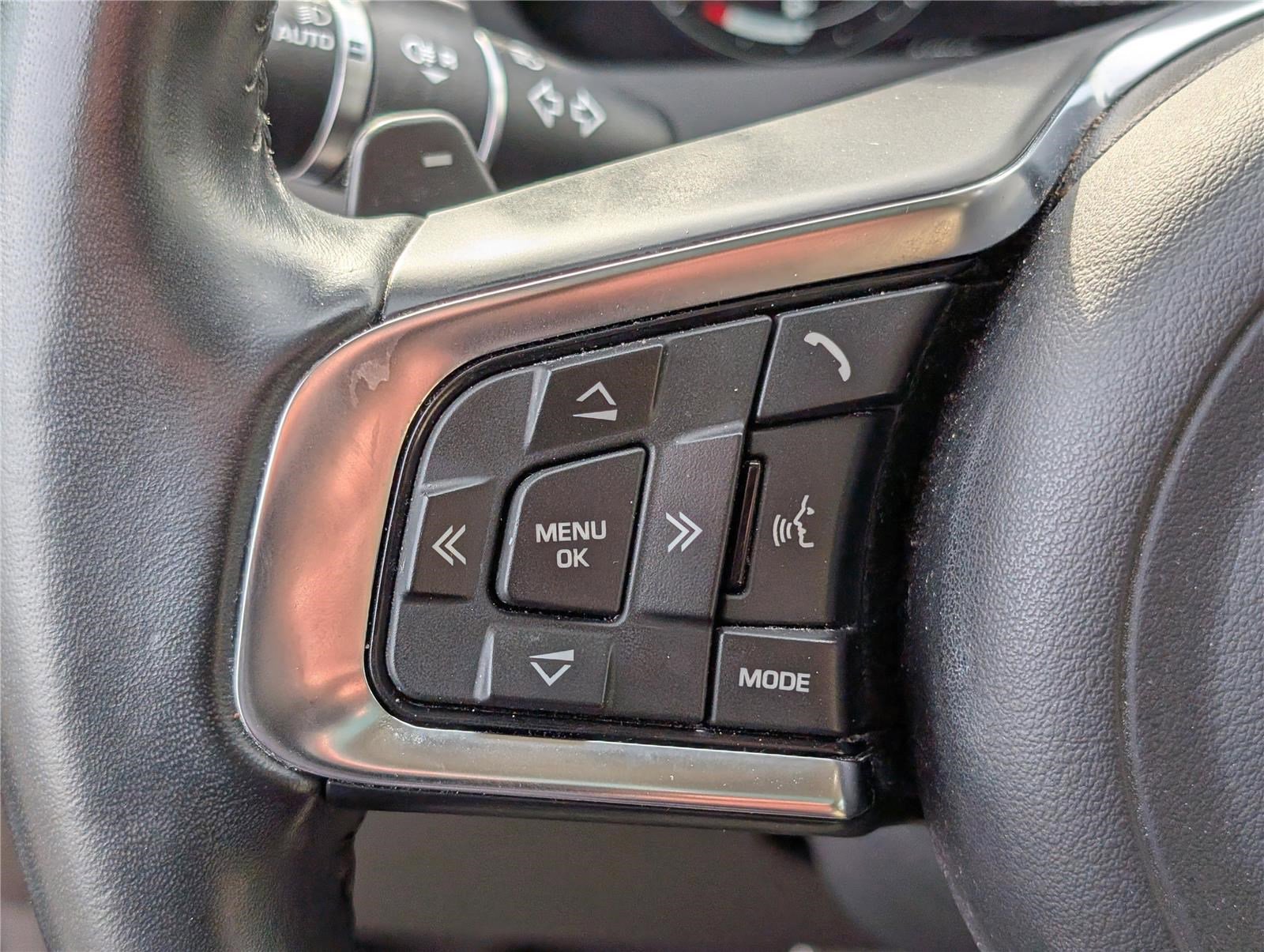 Used 2019 Jaguar F-PACE Prestige image 25