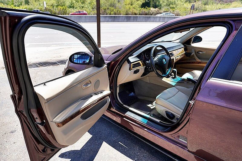 Used 2006 BMW 325i Sedan RWD image 34