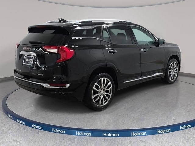 Used 2024 GMC Terrain Denali w/ Denali Premium Package AWD/4WD image 6