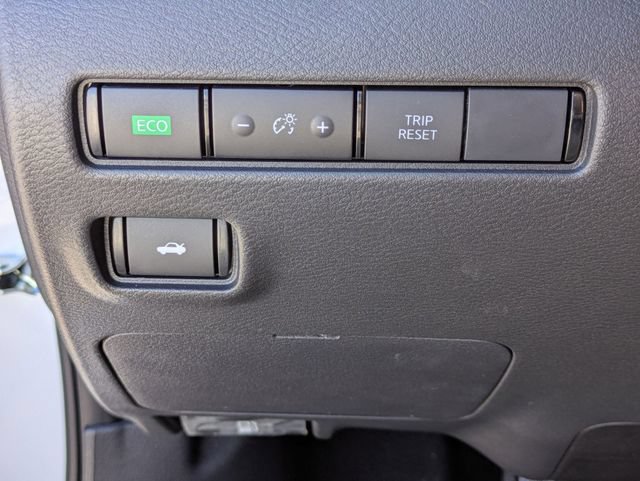 New 2025 Nissan Sentra SV w/ SV Premium Package FWD image 16